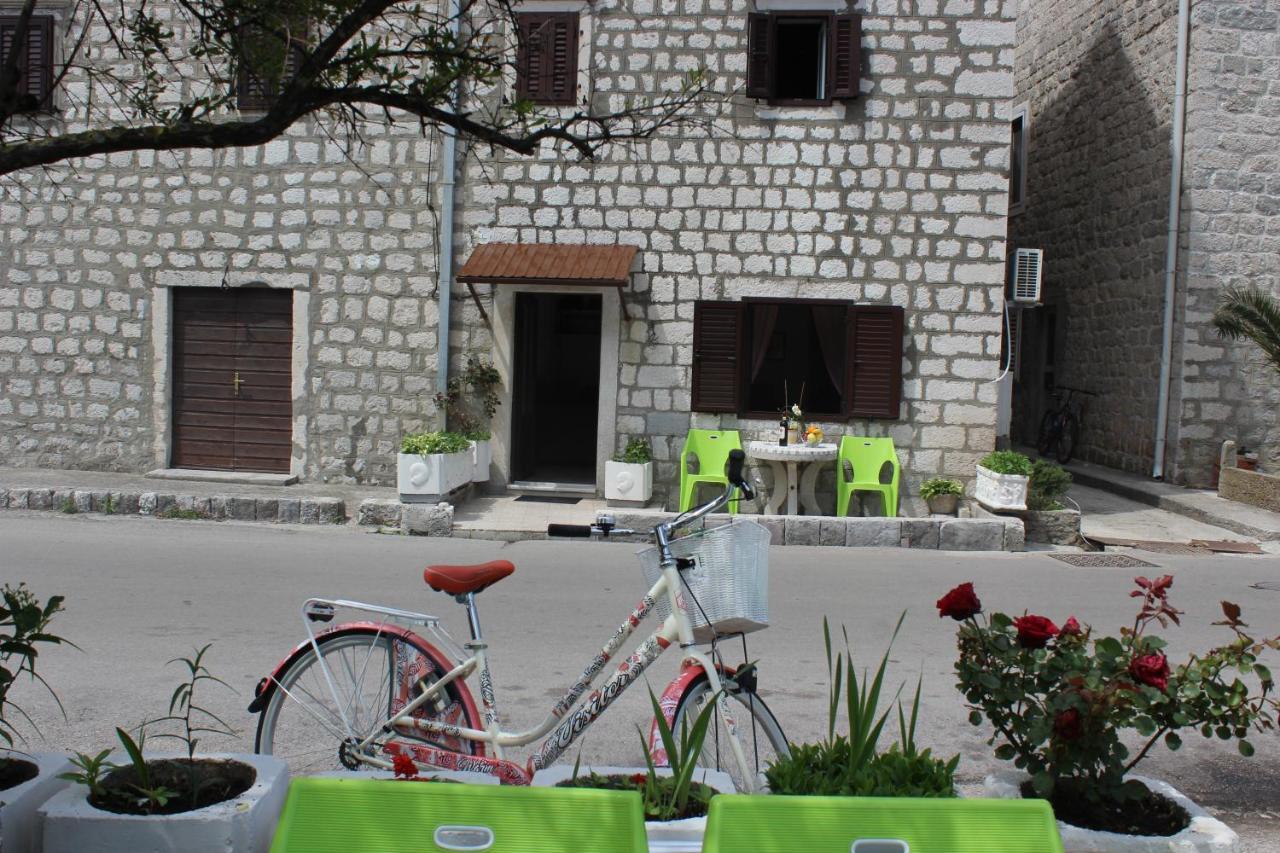 Ferienwohnung Mare E Montagna Kotor Exterior foto