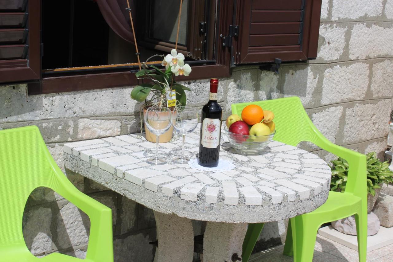 Ferienwohnung Mare E Montagna Kotor Exterior foto