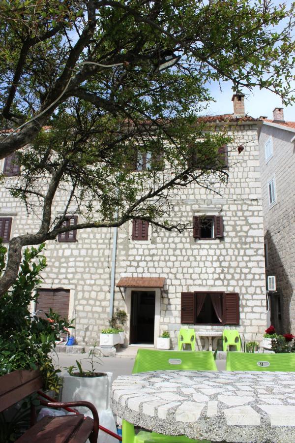 Ferienwohnung Mare E Montagna Kotor Exterior foto